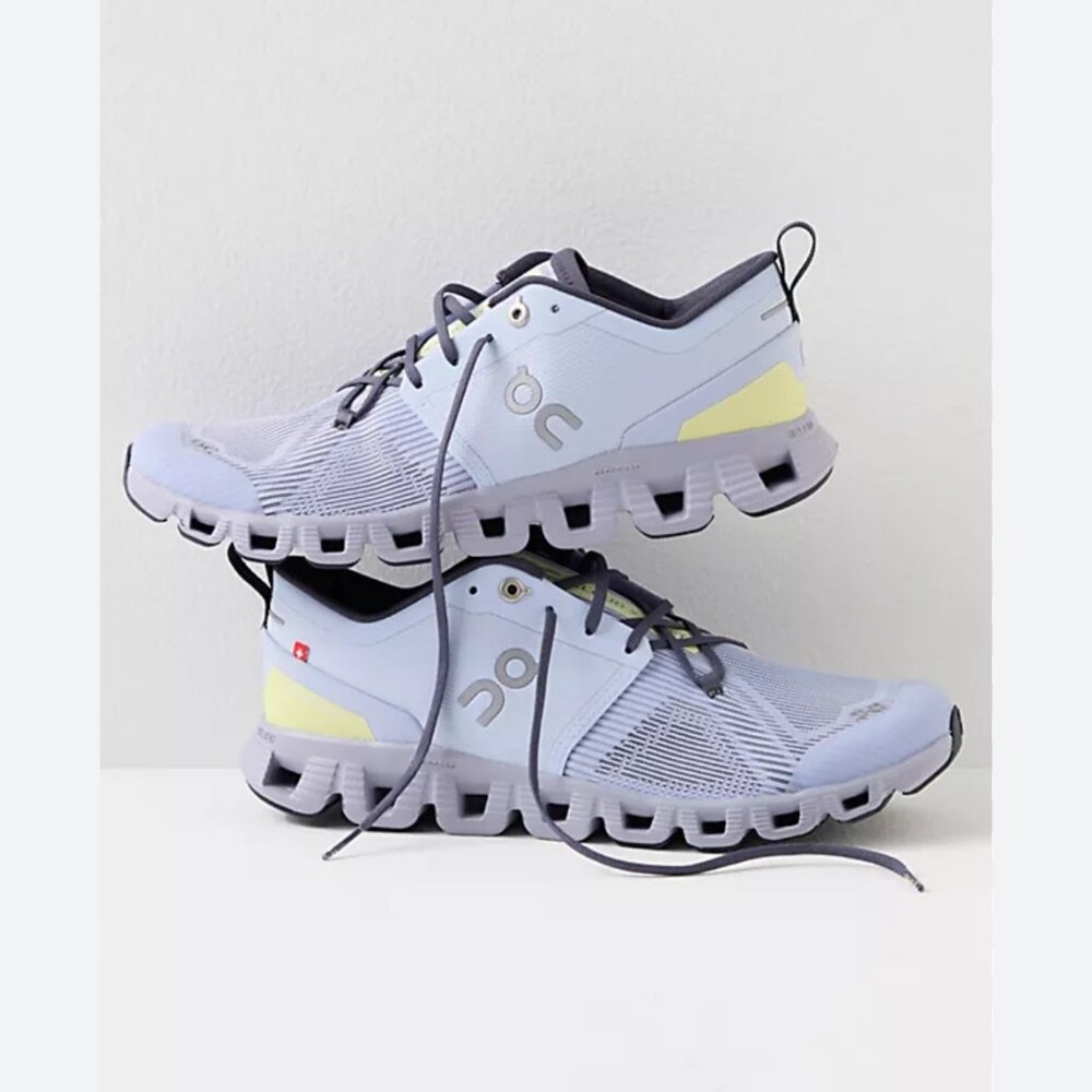 new ON RUNNING CLOUD x free people womens 7 shoes